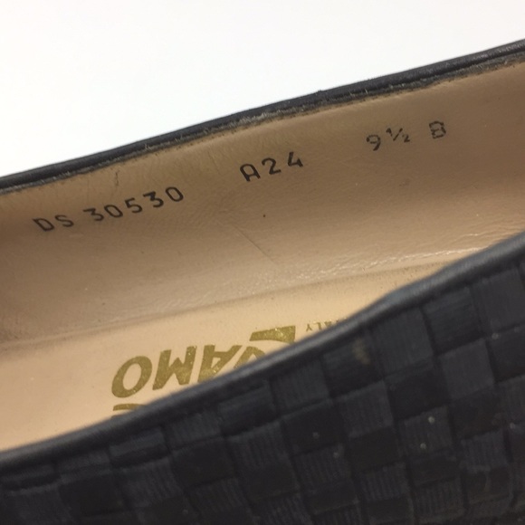 Salvatore Ferragamo Navy Blue Woven Fabric 9 1/2 B - Picture 5 of 6